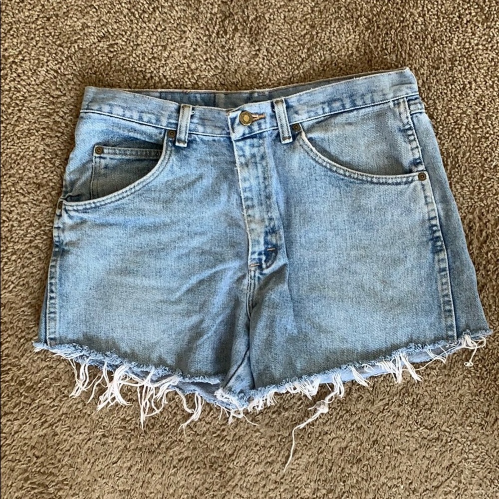 Vintage Wrangler Light-Wash Jean Shorts - Picture 2 of 3